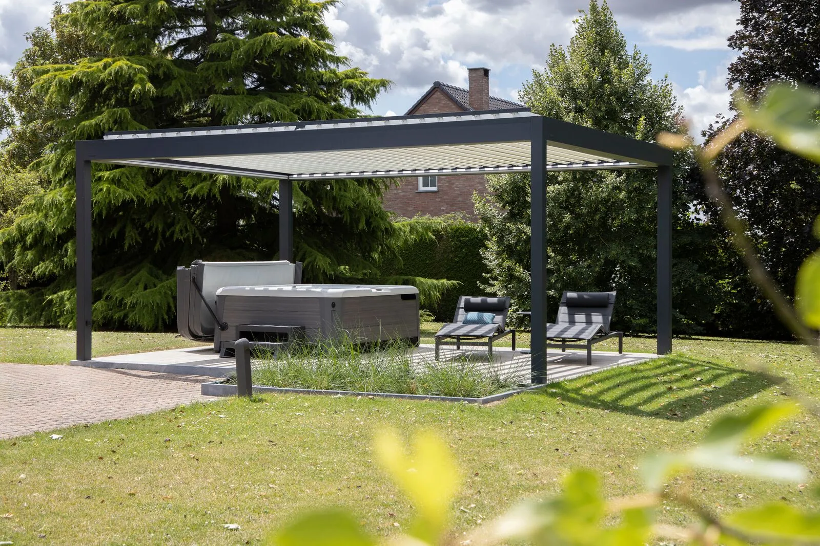 Hoe maak ik mijn pergola of terrasoverkapping schoon?